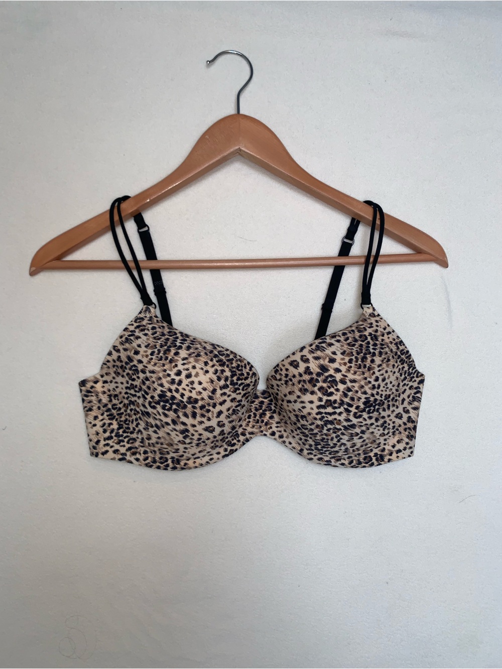Wacoal Leopard Print T-Shirt Bra with Black Straps 85680 Seamless